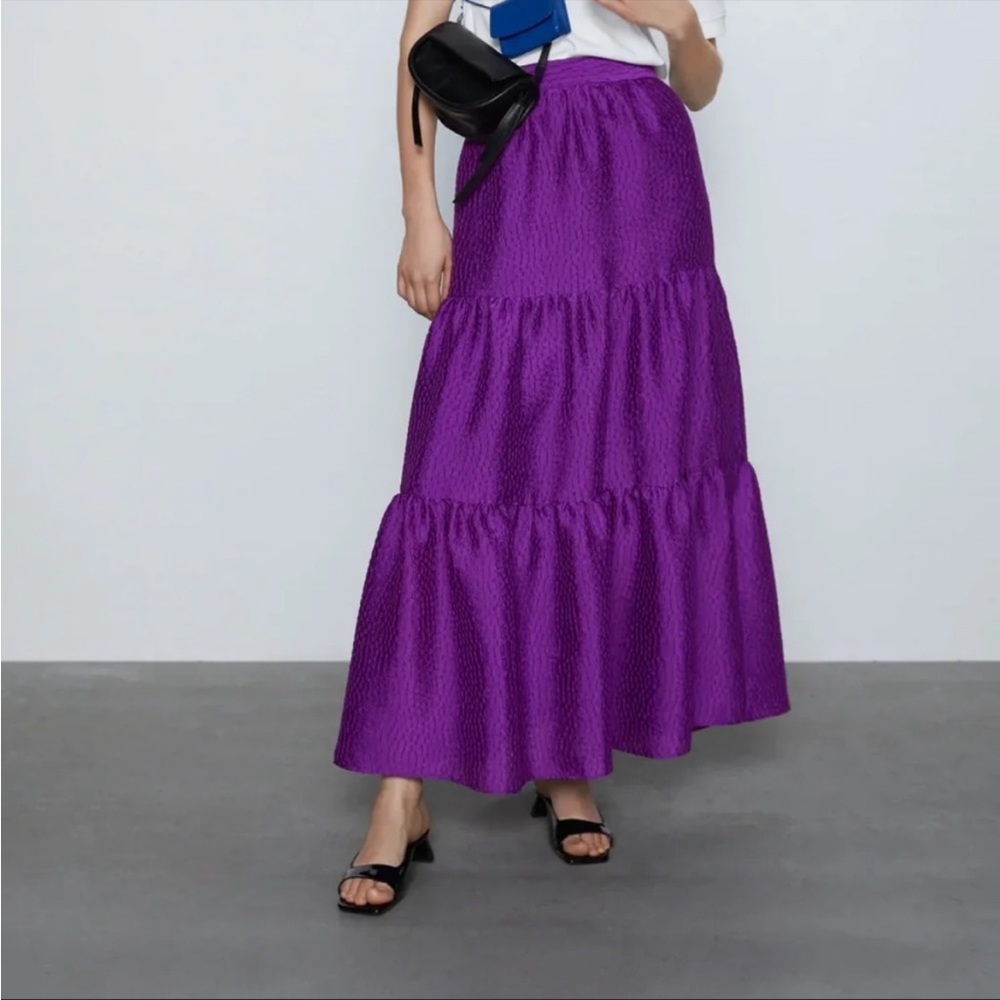 Zara skirt , sadly it didn’t fit me. Gorgeous color